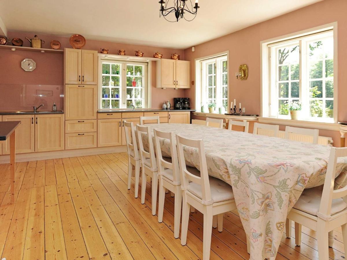 12 Person Holiday Home In Ullerslev Bagian luar foto